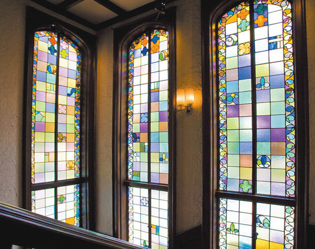 Building · Statue image