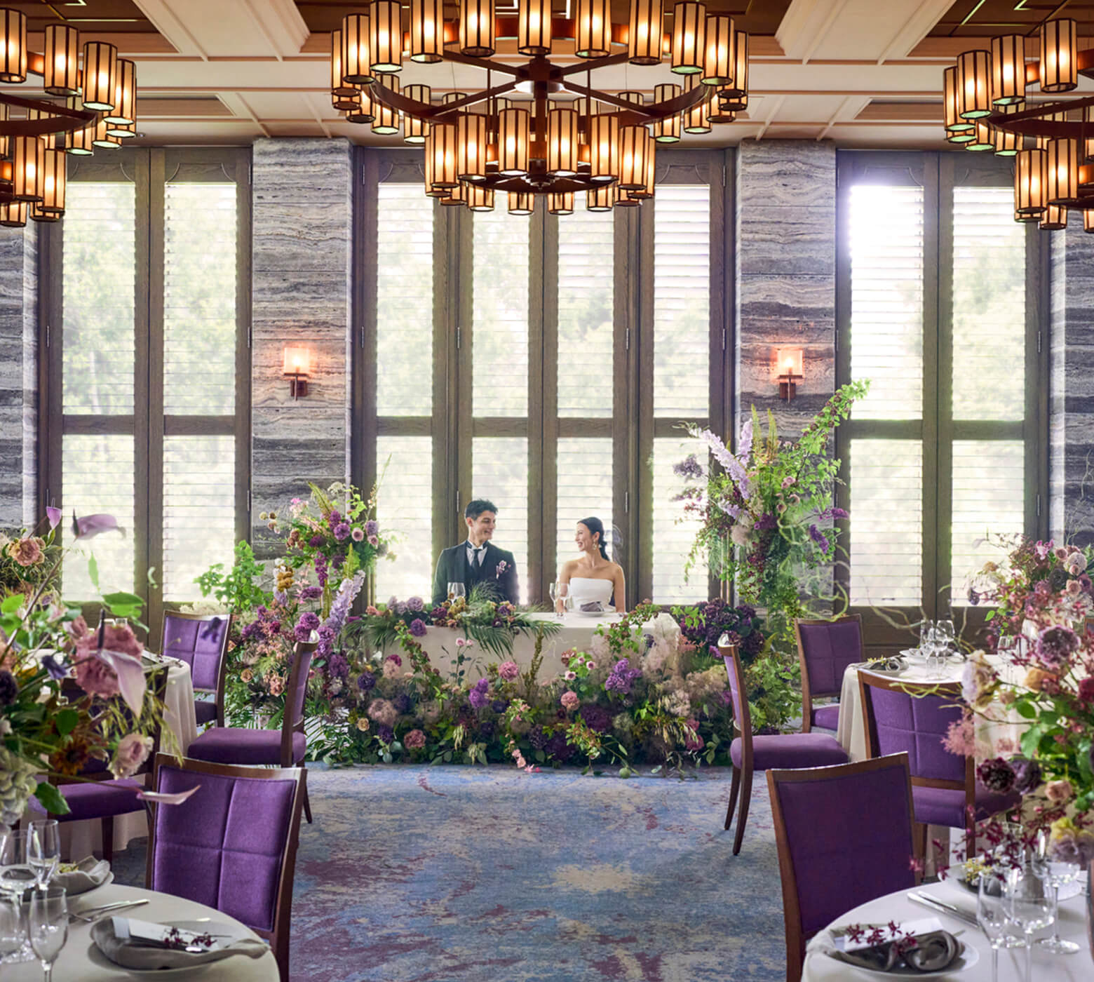 The bride and groom 2 who meet at the wedding hall