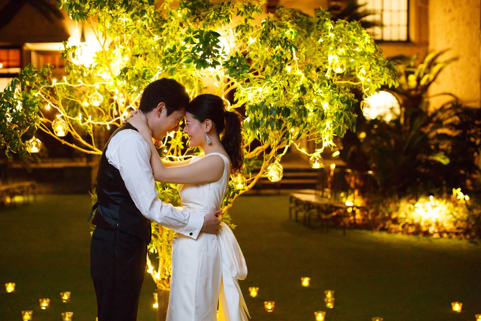 TOMOHIRO&ASAKA [Twilight Wedding] Enjoy the atmosphere of a Western-style building that changes depending on the time.