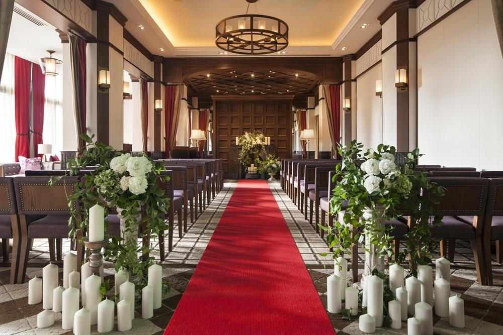 花冠　prince wedding♪ 本日はウェディングドレスのご紹介です👰‍♀️ 【VICTRIA