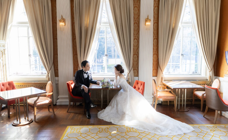 NEW [Wedding photo in a historic classical mansion] A warm and blessed time with family